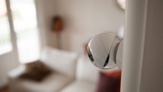 Telecamera sul pianerottolo condominiale?