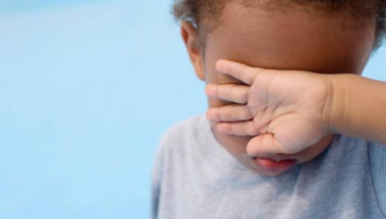 Foto dei minori sul web, scattano le sanzioni per i genitori (fino a 10mila euro)