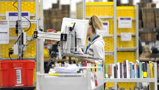 Covid-19, Amazon e il monitoraggio dei lavoratori via software