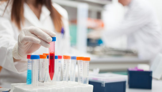 Sperimentazioni cliniche: le Regioni chiedono di rivedere il consenso informato per l’utilizzo dei campioni