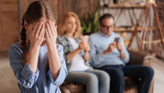 Foto dei bambini sui social, è legittimo che terzi soggetti possano arrogarsi il diritto a pubblicare le foto?