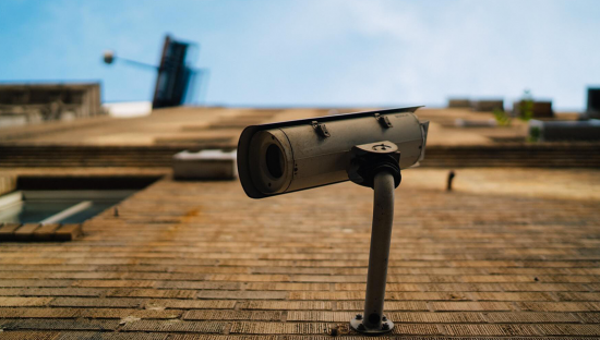 Posso montare telecamere con audio intorno a casa mia?